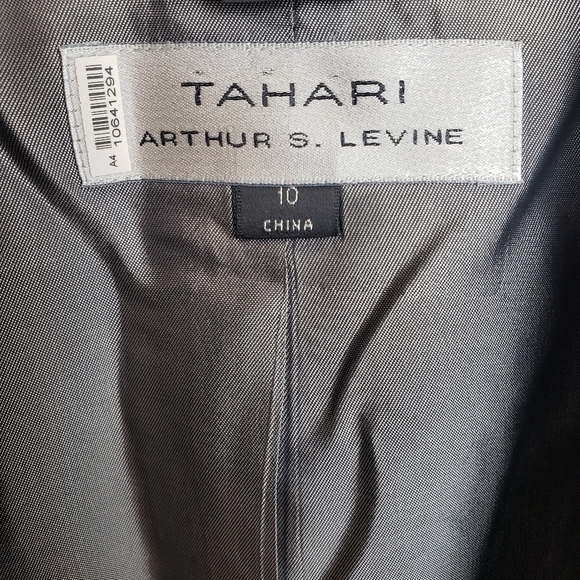 Tahari Arthur S. Levine Navy Blazer Sz 10 - Picture 5 of 10